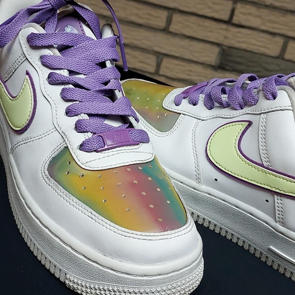 Nike Air Force One Low Women's White and Lavender Sneakers Sz 7 - Picture 3 of 10